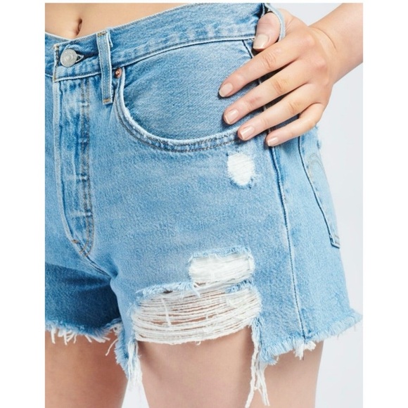 Levi's Women's 501 Cotton High Rise Denim Shorts Sansome St Size 26 56327-0193 - Picture 4 of 16